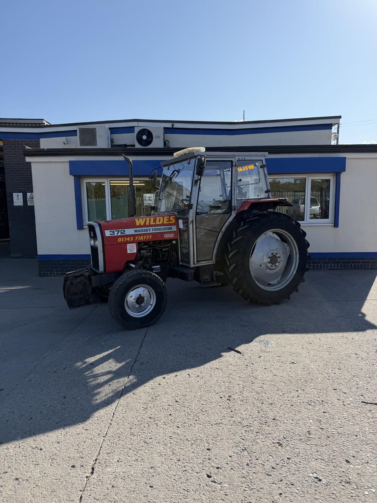 Massey Ferguson 372 (72 HP)
